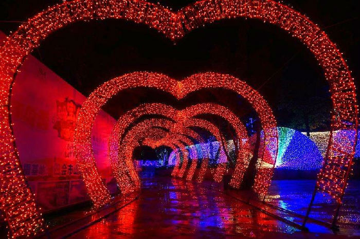 �ƹ���������չ