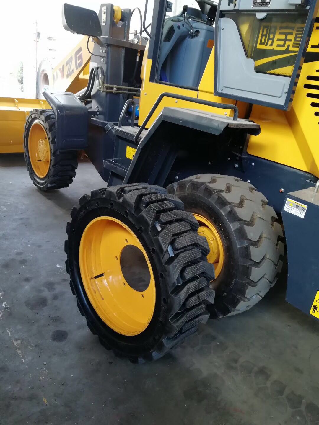 Сװ�ػ�ʵ����̥��������  16/70-16ʵ��̥�۸�